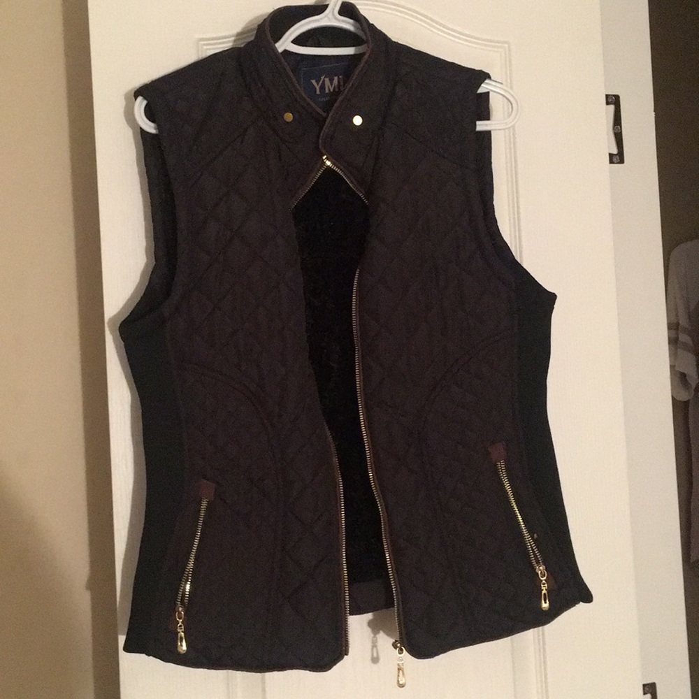 Black puffer vest
